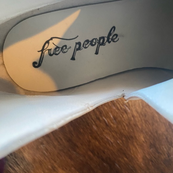 Free People Charm Double V Ankle Boot Ecru SZ 39.5 NEW - Picture 8 of 10